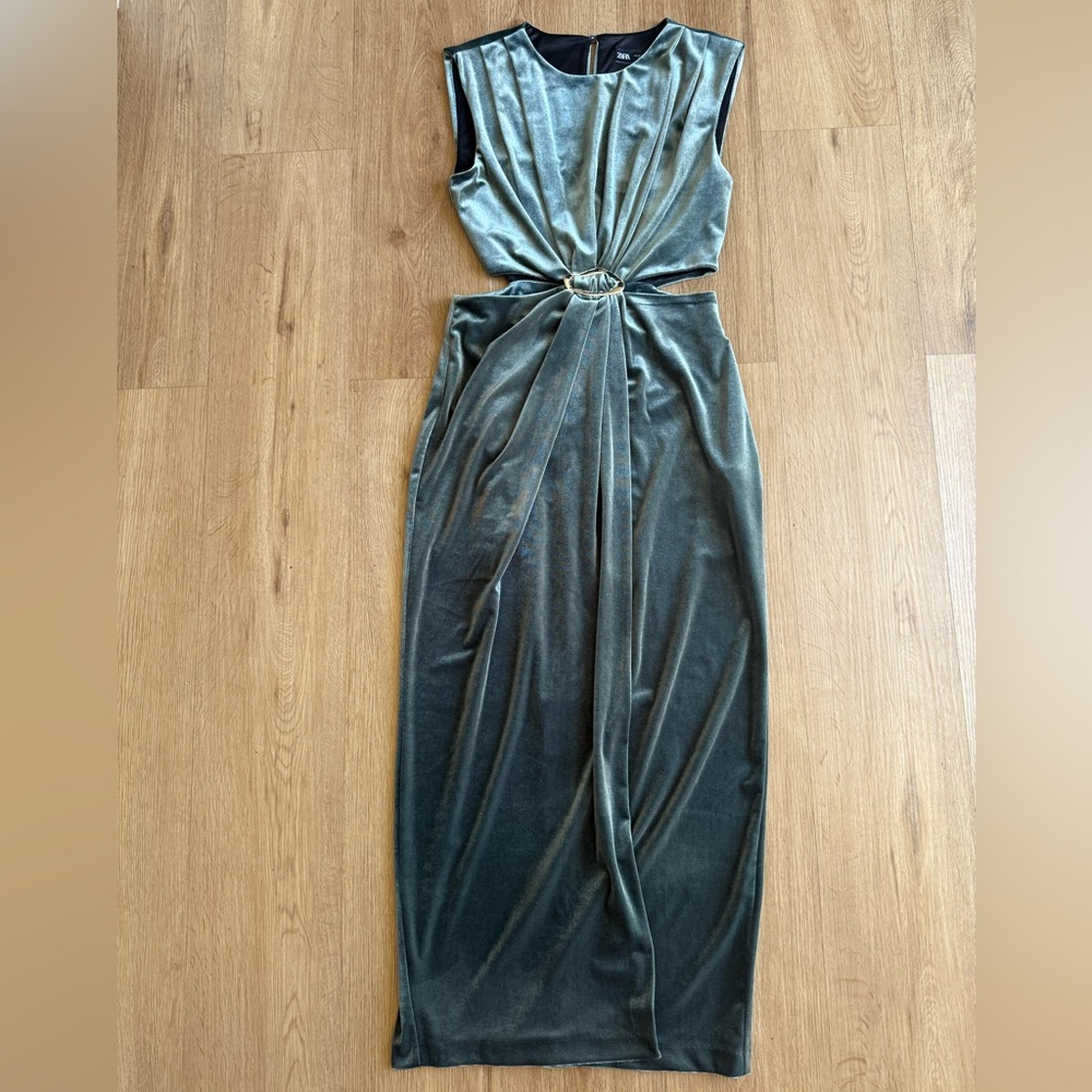 Zara Green Velvet Cutout Maxi Dress with Silver Clasp Sleeveless Size Small